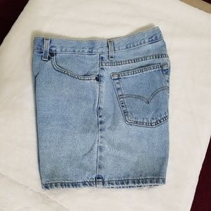 Levi's 555 guy's fit jean shorts